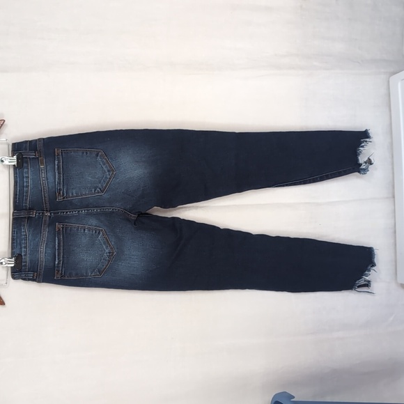 Kancan Dark Wash Faded Button Fly Distressed Ankle Length Jegging Size 5 / 26 - Picture 4 of 5